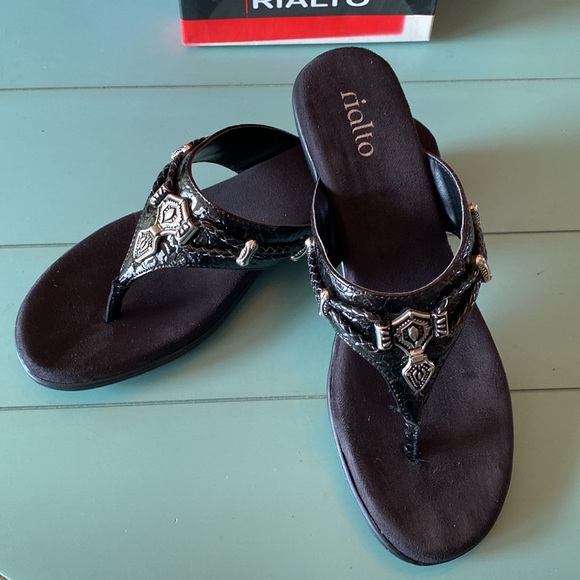 Rialto Shoes Rialto Ladies Sandal Flip Flop In Black Silver Trim 9m Nwb Poshmark